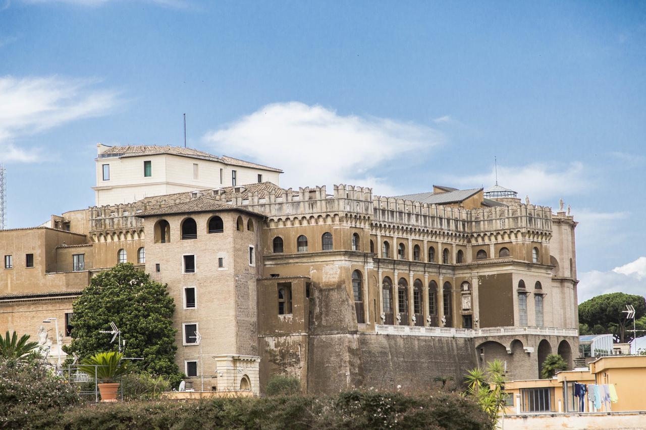 Royal Vatican Рим Екстериор снимка